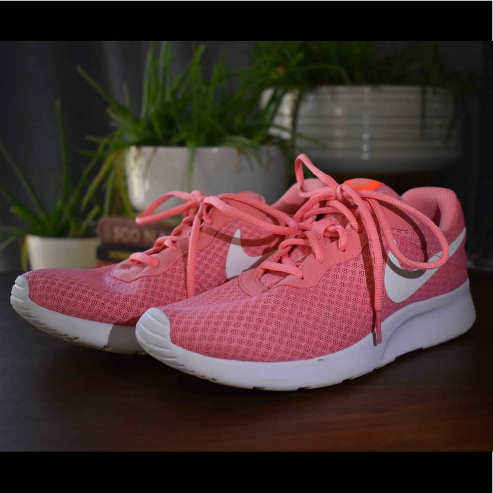 NIKE Tanjun